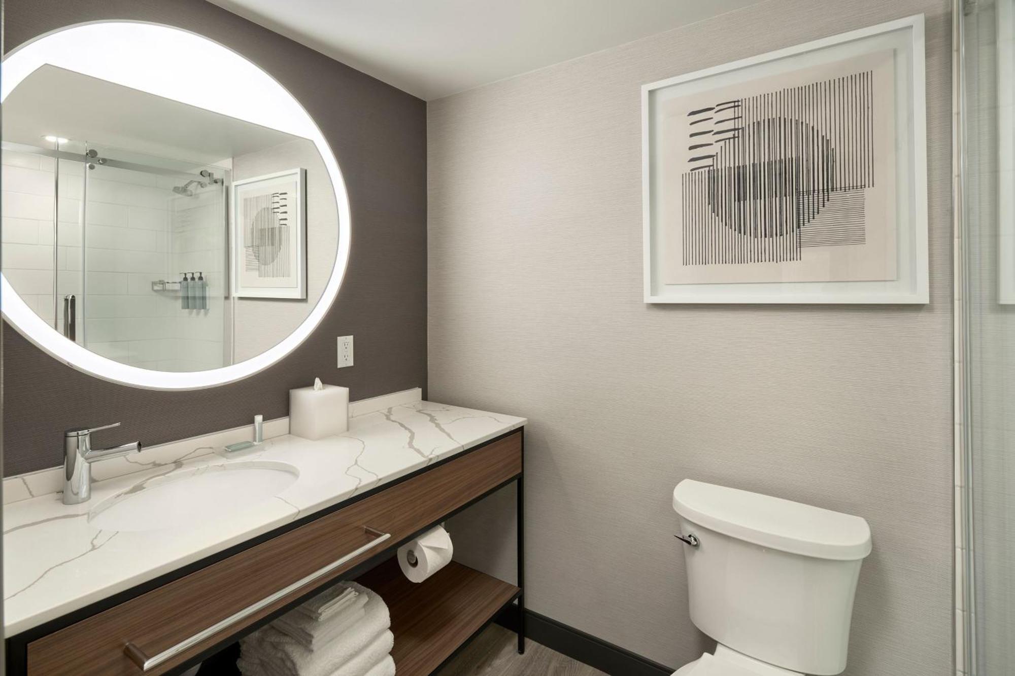 Courtyard By Marriott Regina Downtown Hotel Exterior photo