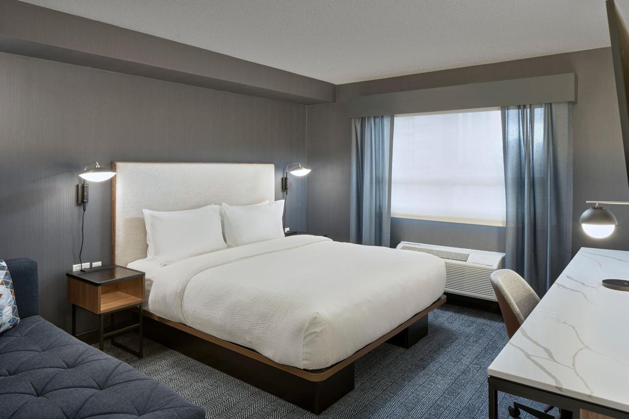 Courtyard By Marriott Regina Downtown Hotel Exterior photo